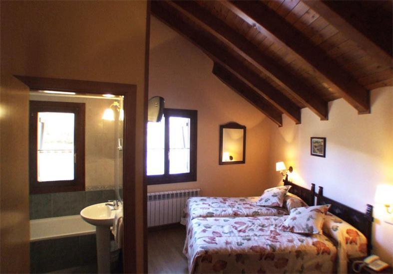 Tres Picos Hotel Eriste Bagian luar foto