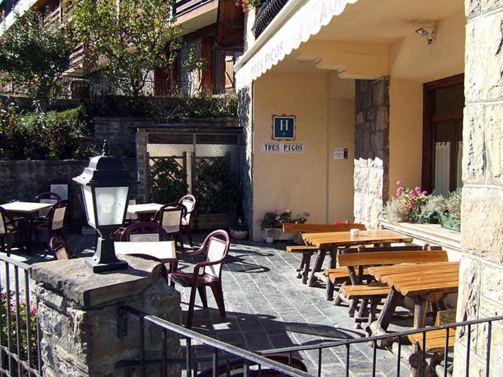 Tres Picos Hotel Eriste Bagian luar foto