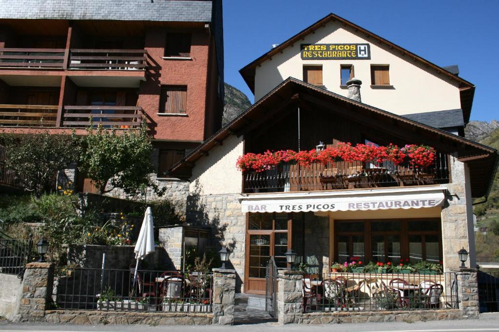 Tres Picos Hotel Eriste Bagian luar foto