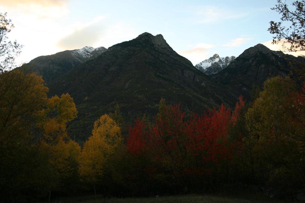 Tres Picos Hotel Eriste Bagian luar foto